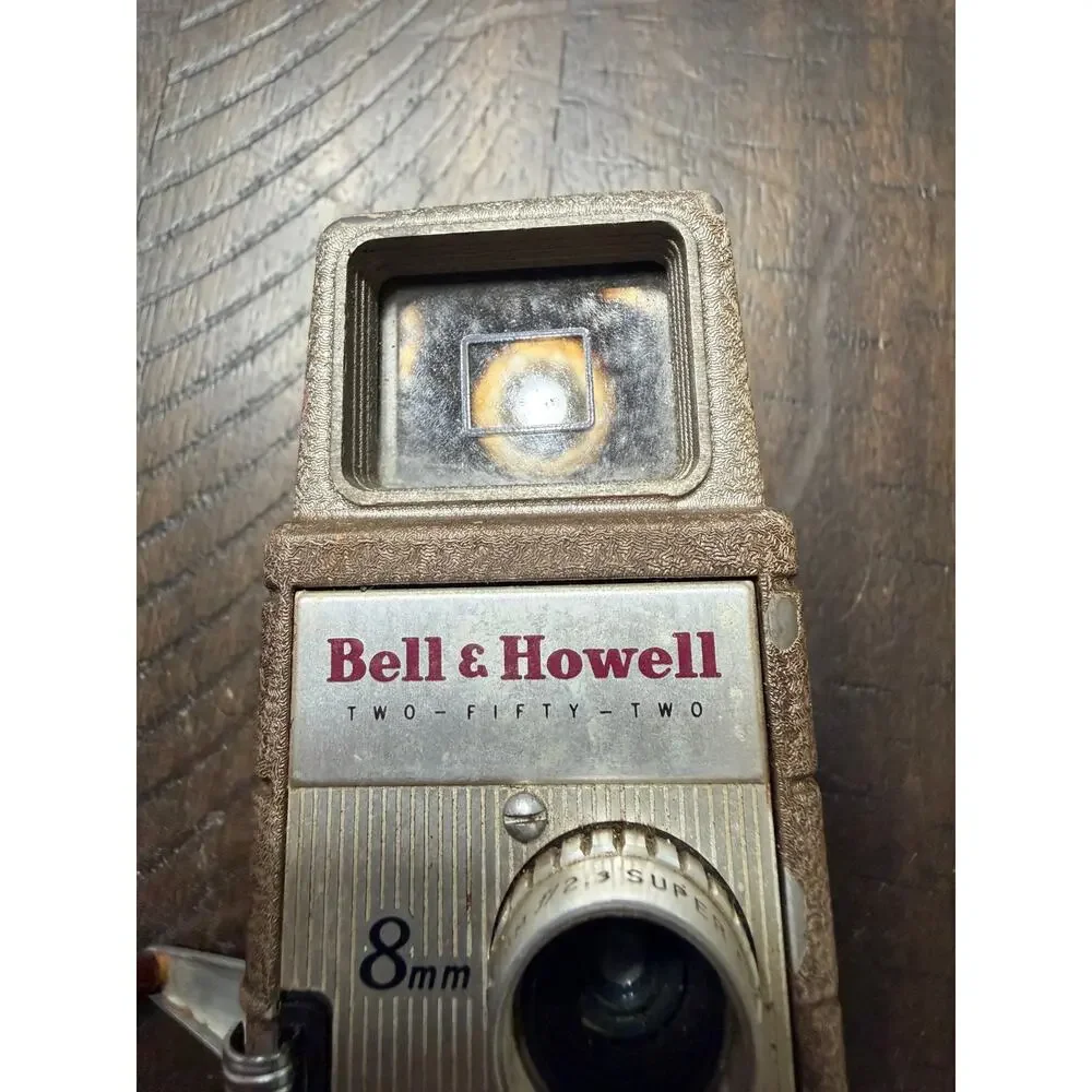 Vintage Bell & Howell Two-Fifty-Two 252 8mm Movie Camera Film Camera Untested